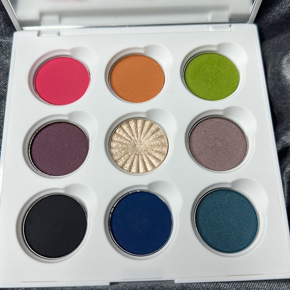 $49|Ofra Cosmetics x Francesca Tolot Palette - Discontinued - Picture 4 of 14